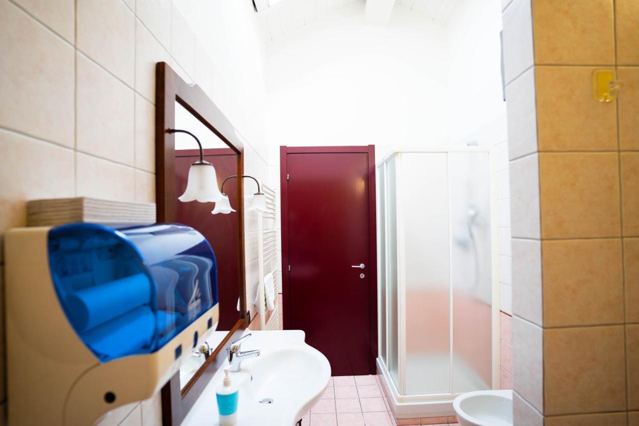 V12 Apartments - Vittoria 12 Novara Buitenkant foto