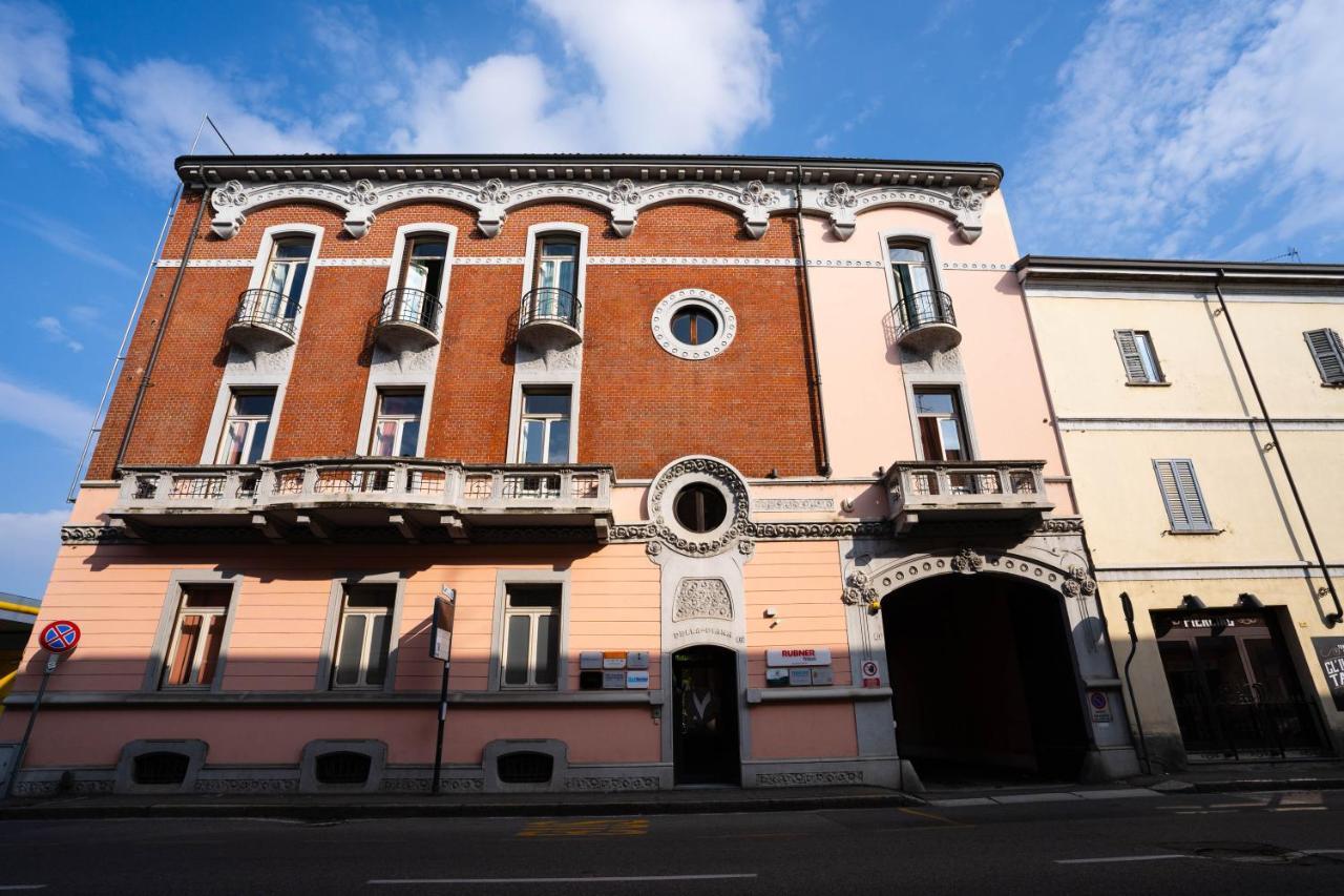 V12 Apartments - Vittoria 12 Novara Buitenkant foto